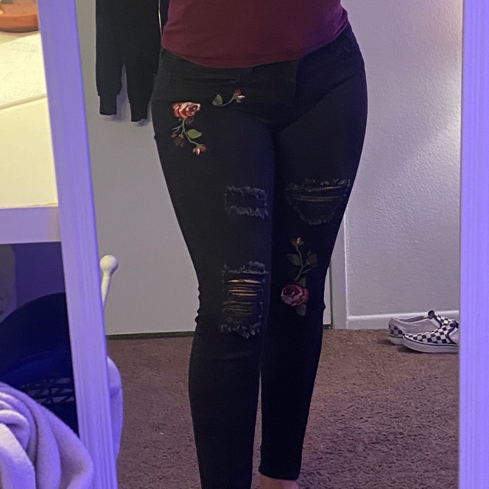Rose Black Jeans
